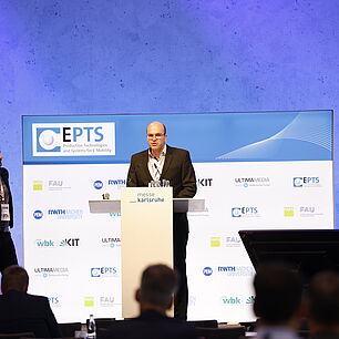 EPTS - Speaker on Stage in Session Room