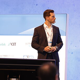 EPTS - Speaker on stage
