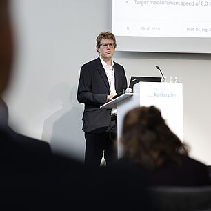 EPTS - Speaker in Session Room