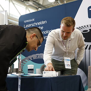 EPTS - Participants in the exhibition area chatting