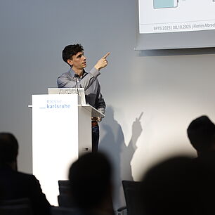 EPTS - Speaker on Stage in Session Room