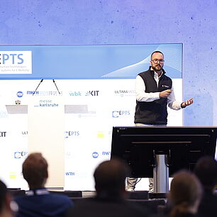 EPTS - Speaker on Stage in Session Room